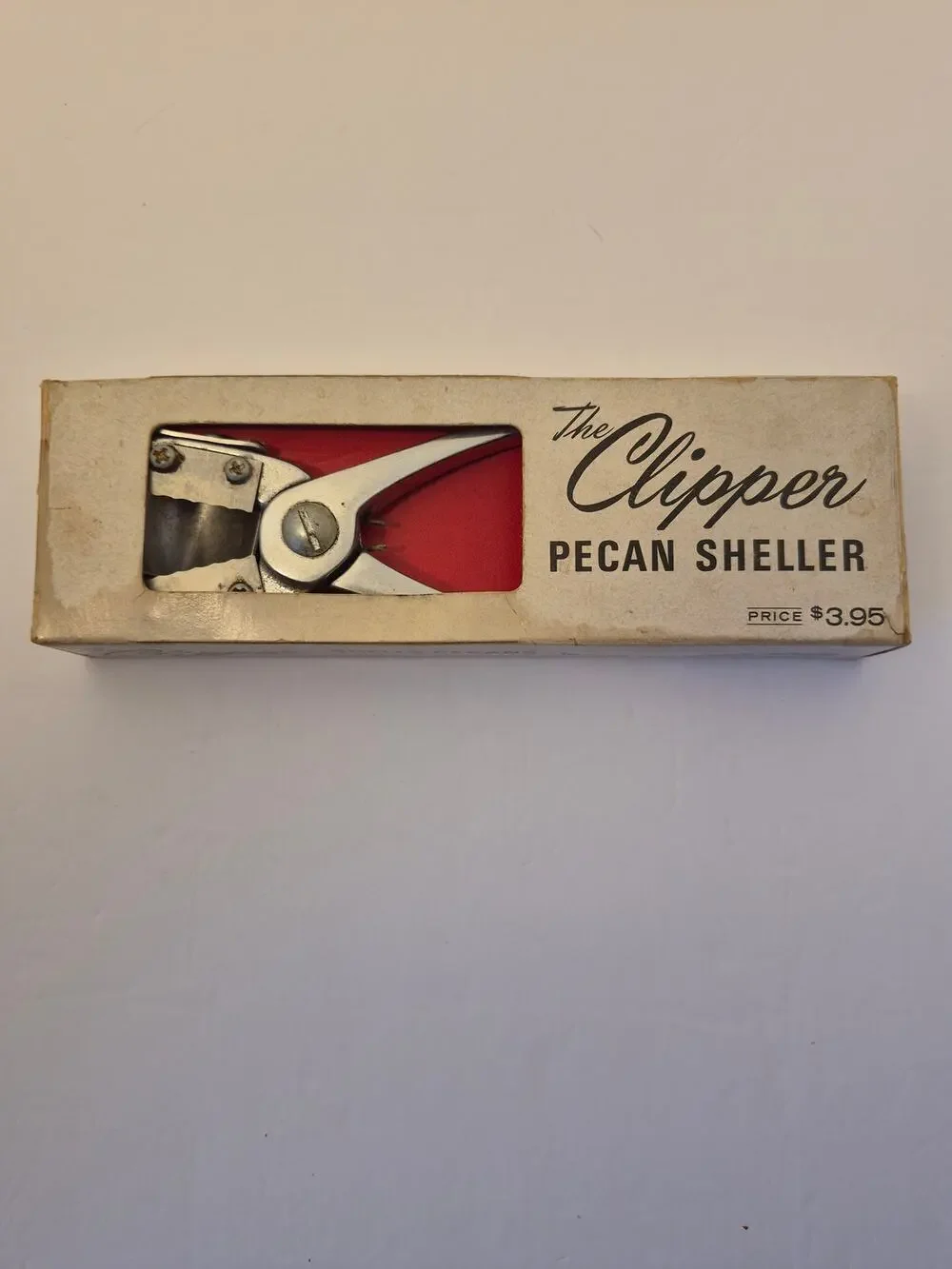 The Clipper Pecan Sheller Vintage USA Pre-Owned In Box Metal